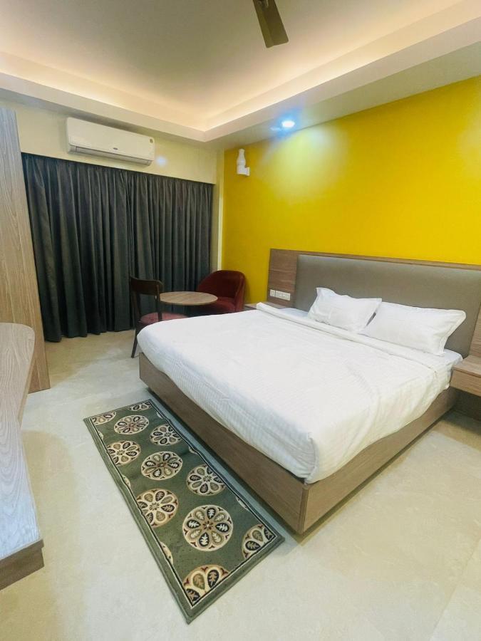 Royal Beach International Пури Екстериор снимка