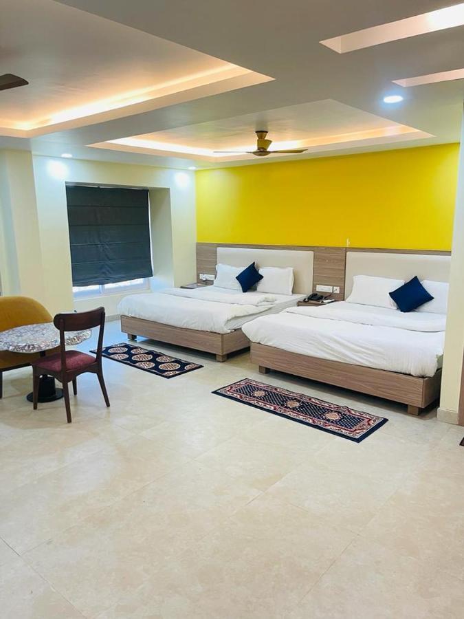 Royal Beach International Пури Екстериор снимка