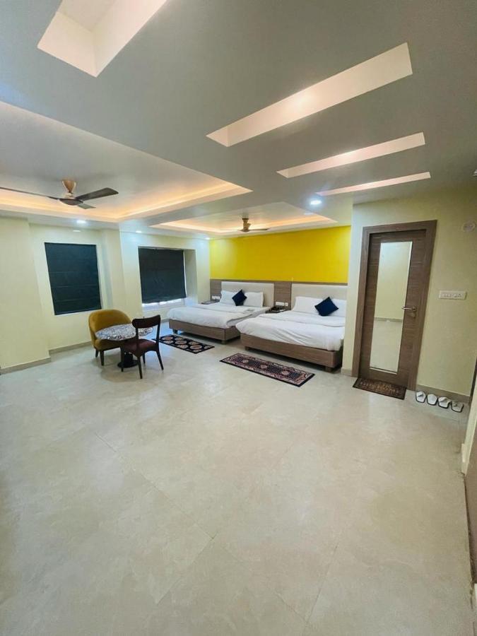Royal Beach International Пури Екстериор снимка