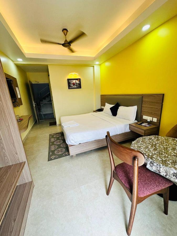 Royal Beach International Пури Екстериор снимка