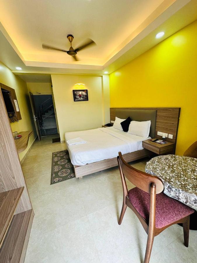 Royal Beach International Пури Екстериор снимка