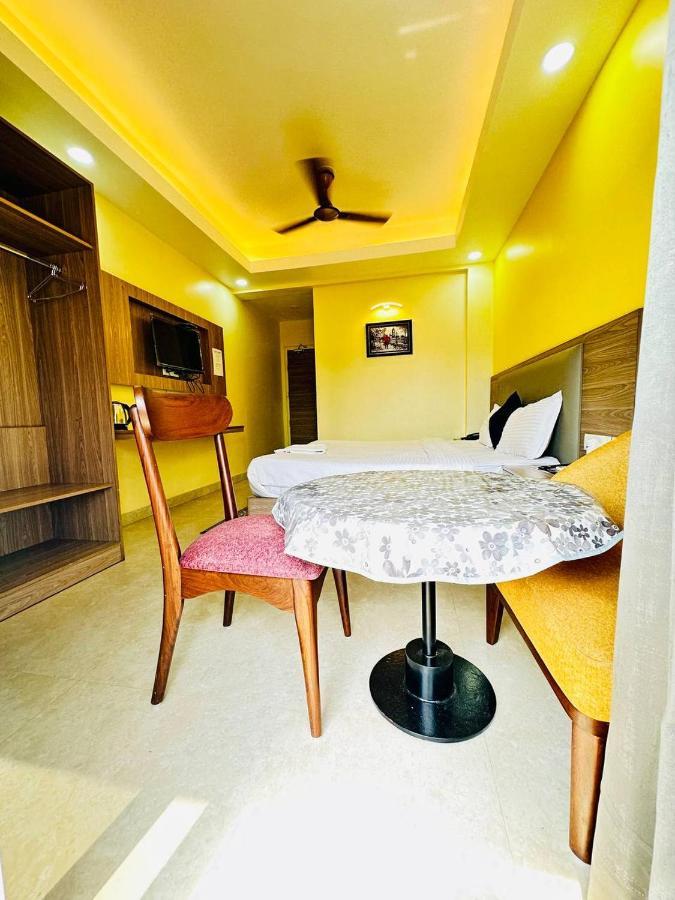 Royal Beach International Пури Екстериор снимка